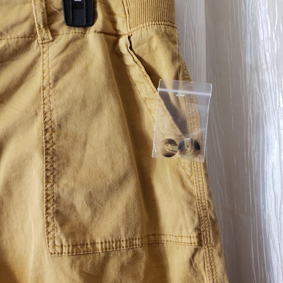 NWT Sonoma Cargo Camel Shortys Size 18 with stretchy waistband & 5 pockets - Picture 3 of 14